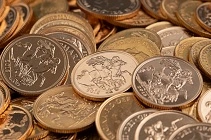 Gold continues to test record highs