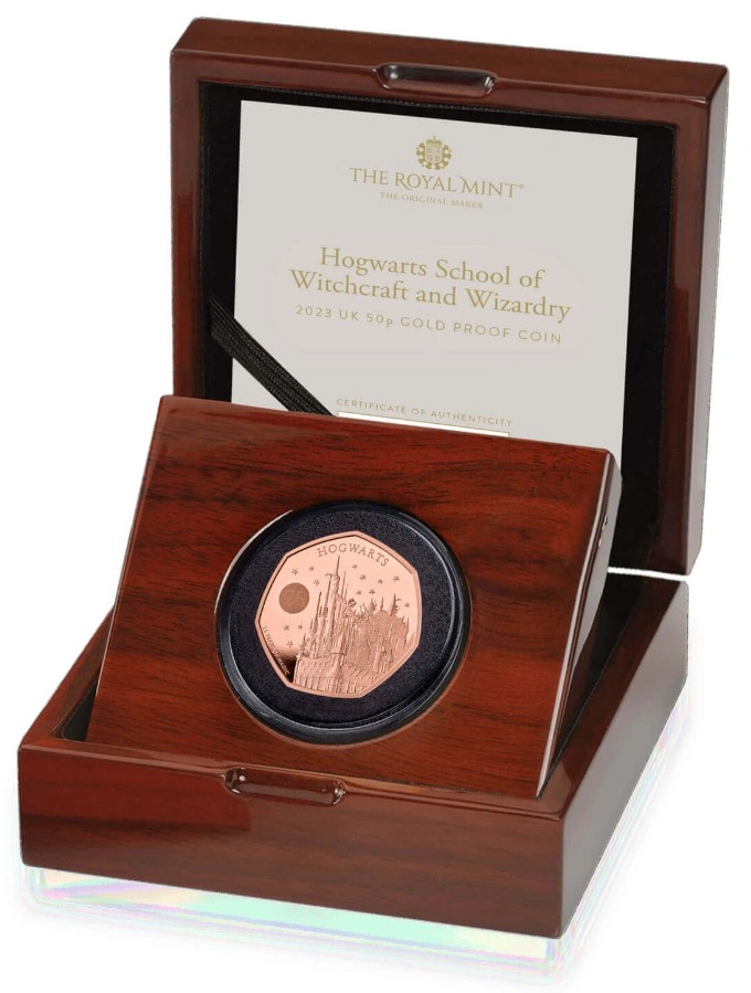 2023 25th Anniversary of Harry Potter - Hogwarts School Fifty Pence Proof Gold Coin Boxed