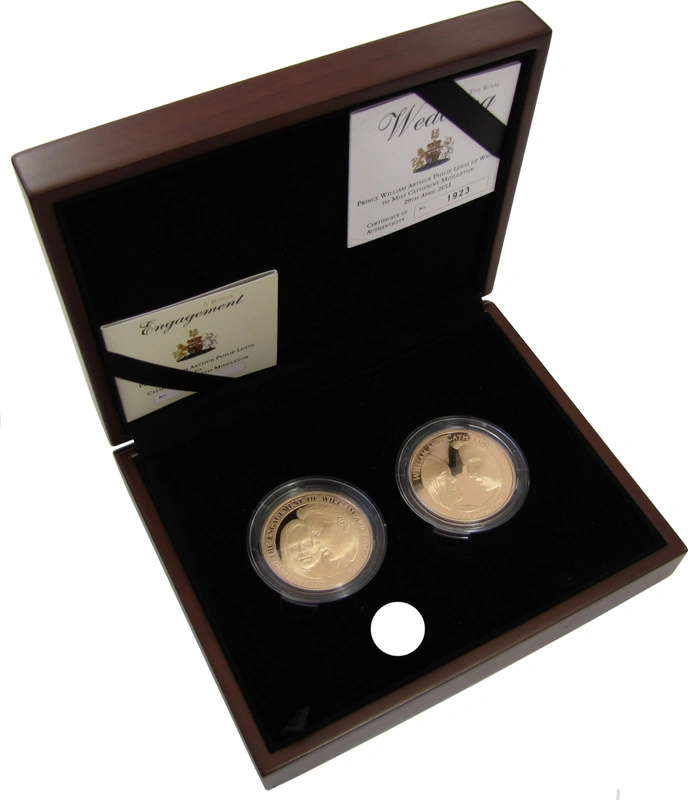 2011 Twin Gold Five Pound Proof Crown set Royal Engagement and Wedding coins Boxed